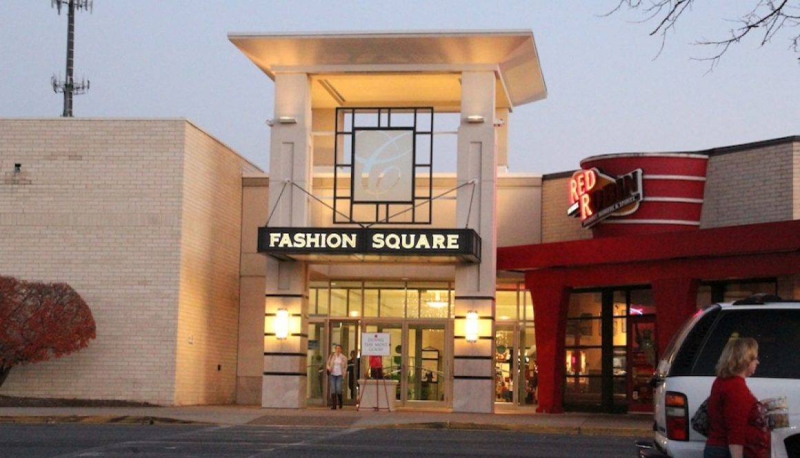 news-fashion-square-entrance